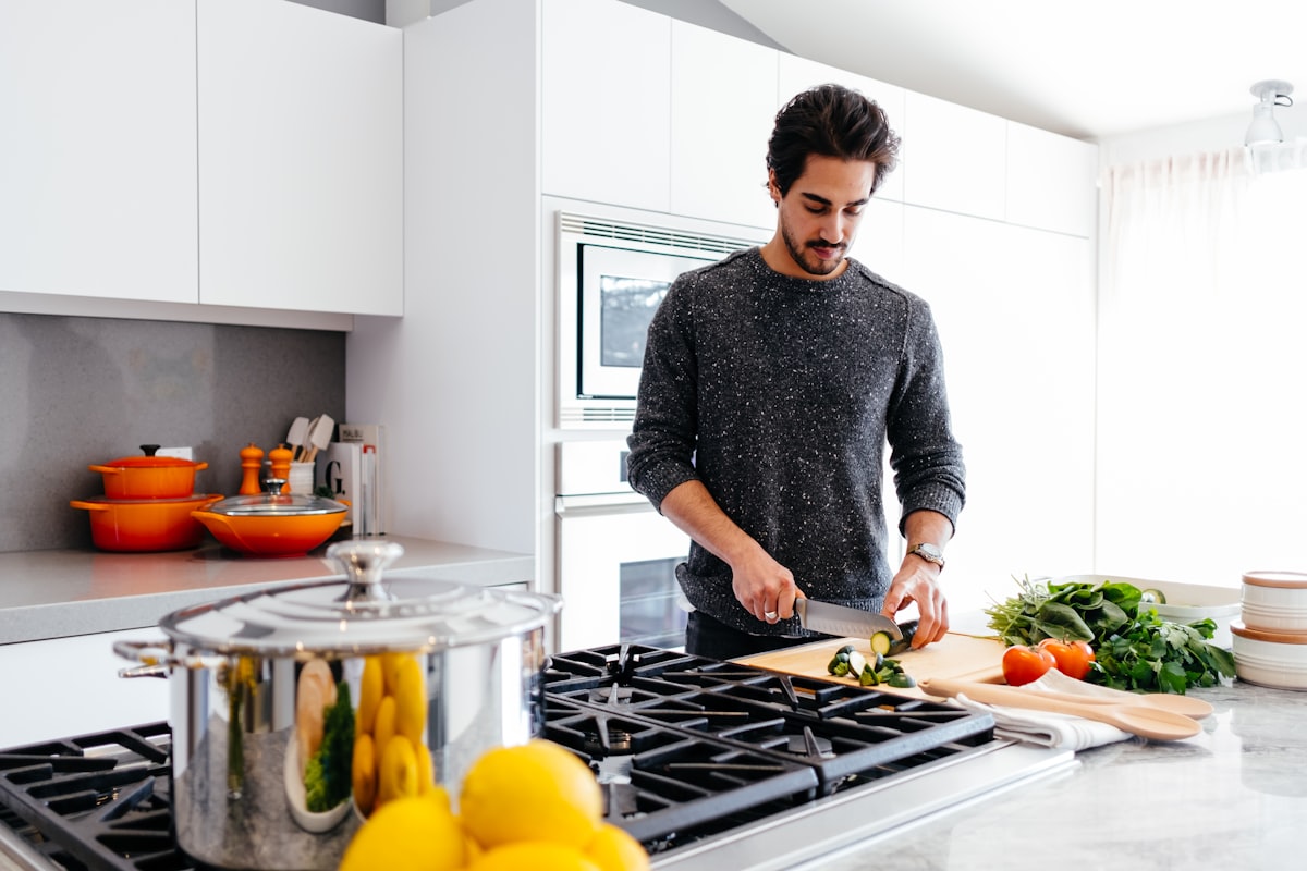 Recovery nutrition for active men